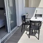 Cataleya Apartment -1 Min From The Beach